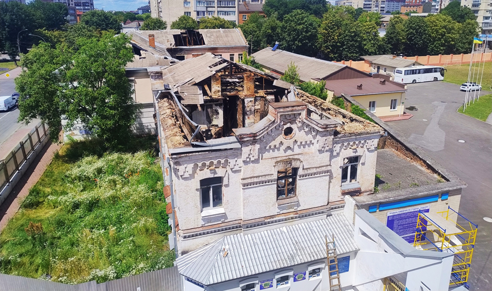 Поліція відкрила провадження щодо підпалу історичної будівлі у Хмельницькому – за заявою юристів проєкту «Свої Люди» (Bihus.Info)