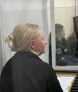 Хмельницький міськрайонний суд засудив голову Донецької обласної МСЕК №2 Олену Українську до 5 років ув’язнення за хабар у 5 тис. доларів. 