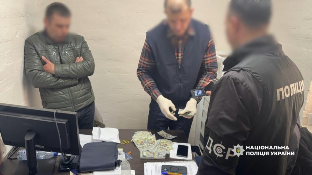 Підозрюваного в корупції чиновника Луцькради взяли під варту