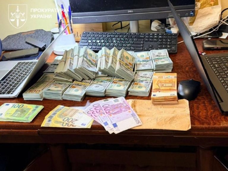 По ходатайству прокуроров суд избрал меры пресечения в отношении пяти участни...