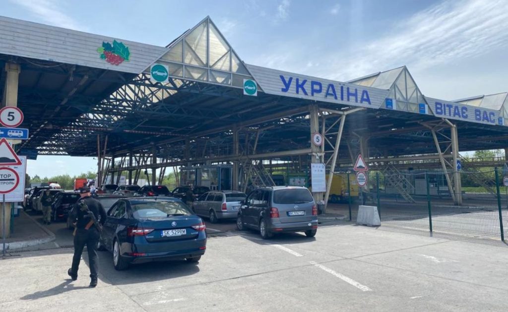 Прикордонник вимагав $2000 за «тепле місце» – отримав 4 роки тюрми