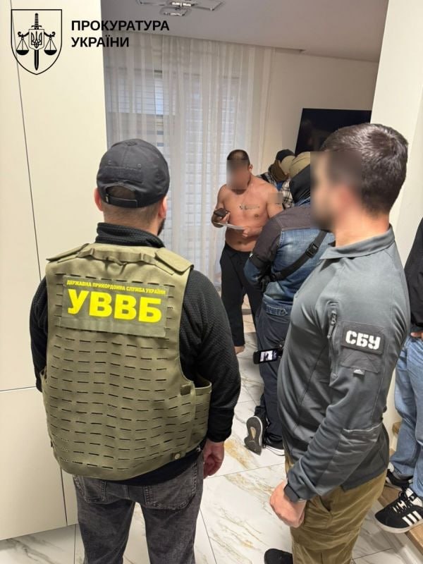 СБУ спільно з Нацполіцією ліквідувала на Буковині масштабну схему незако...