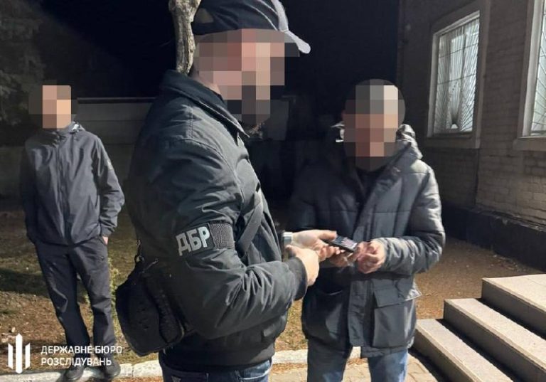 Сотрудники ТЦК на Волыни сломали 60-летнему мужчине руку, ударили его электрошо...