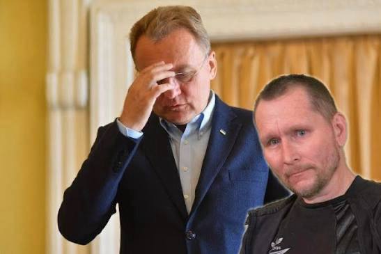 У центрі Львова перехожий облив міського голову Андрія Садового невідомою речовиною. Інцидент стався 15 травня близько 10:40 на площі Ринок.