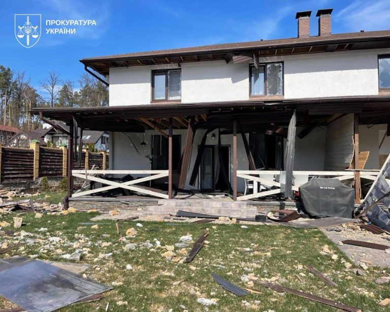 «Віддавай половину»: на Київщині посадовець вимагав гроші з компенсації за зруйноване житло