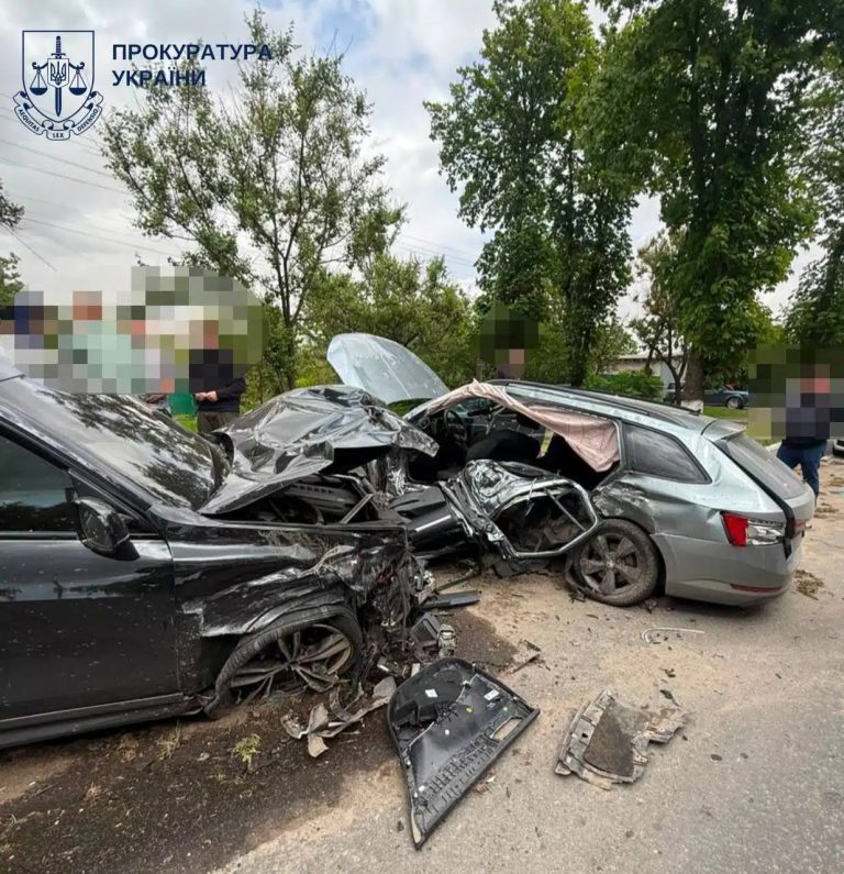 З’явилися цікаві деталі моторошної ДТП у Переяславі, в якій зіткнулися два автомобілі під керуванням підлітків.