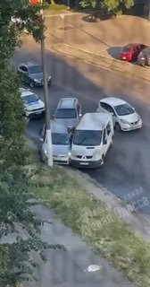 Пока народ молчит, шакалы убивают и беспределят.На Минской в Киеве сотрудники ТЦК сбили пожилую женщину на пешеходном переходе.В Одессе ТЦК по беспределу проторанили легковушку