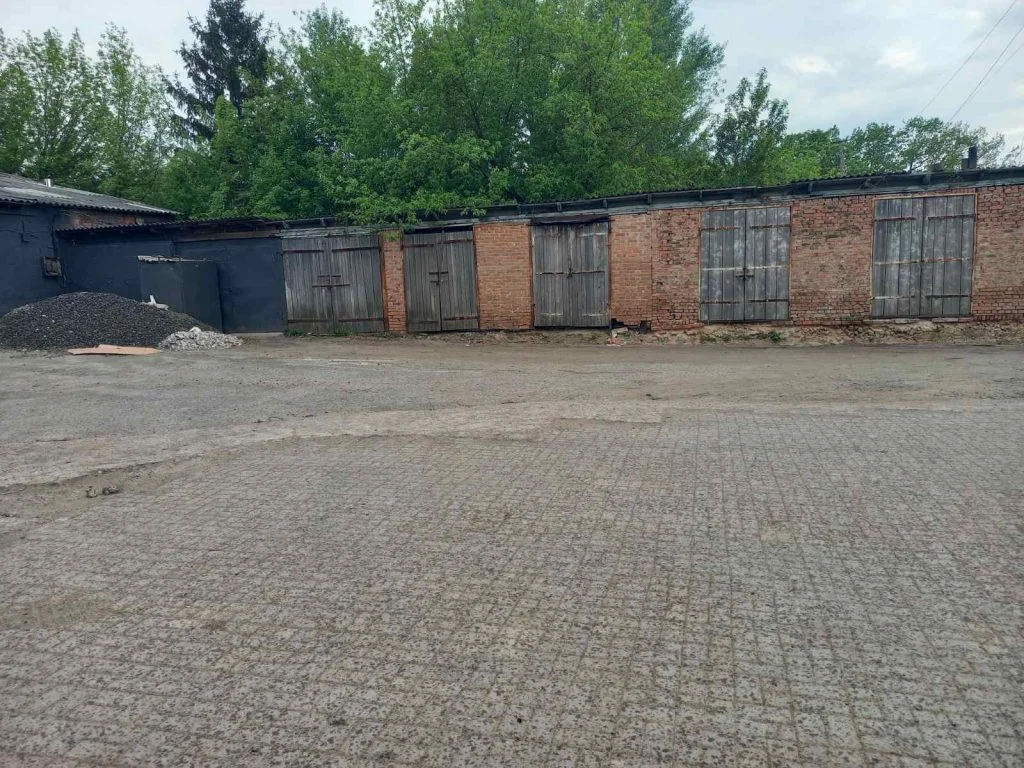 У Луцьку за понад мільйон гривень з молотка пішло майно збанкрутілого товариства Волинь-Лада