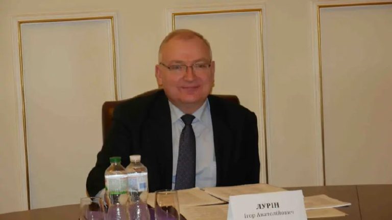 У віце-президента Національної академії медичних наук Ігоря Луріна, який роз...
