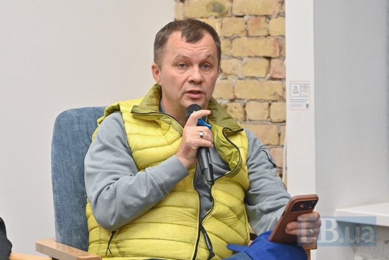 Мудра підробляє у Милованова