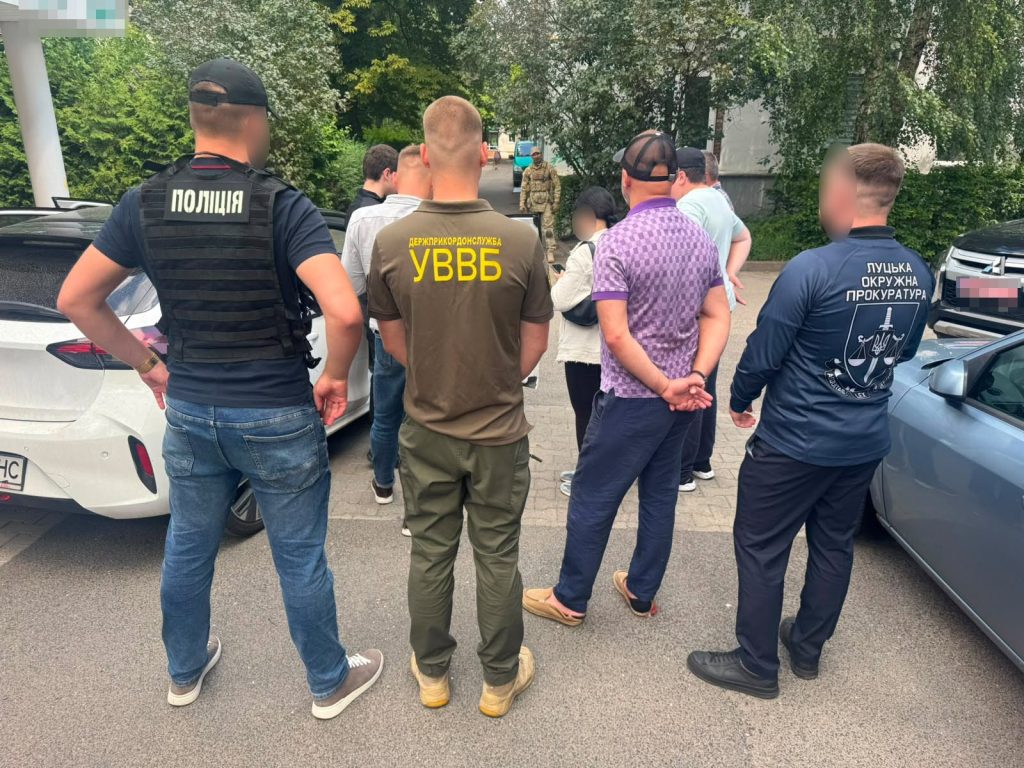 На Волині затримали чоловіка, який вимагав 20 тисяч доларів у рідних прикордонника