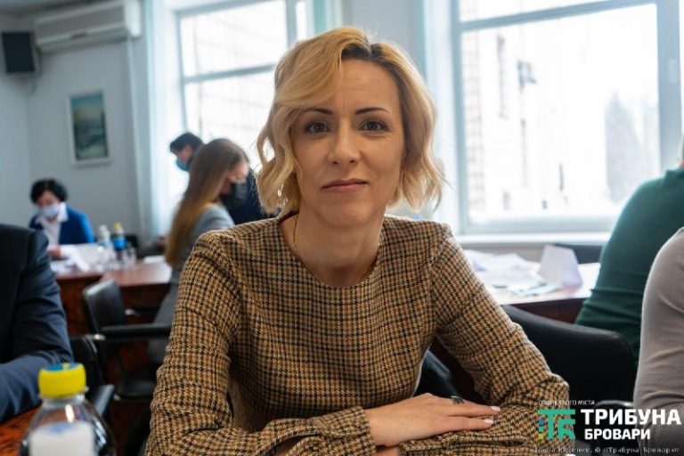 Олена Дудар одночасно очолює земельну комісію Броварської міської ради та в...