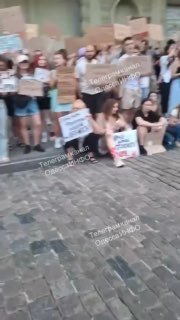 По всей Украине проходят акции против Главнокомандующего, которого покрывает ...