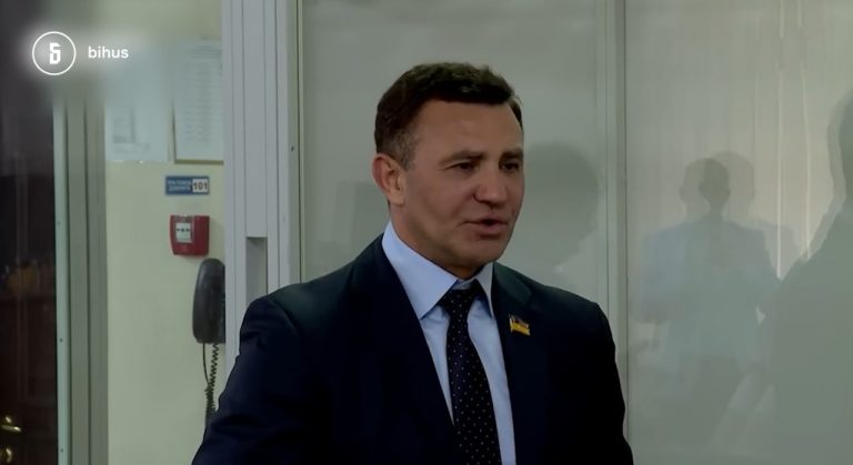 Тищенко з колишньою дружиною могли проганяти через благодійний фонд “відкати” від кол-центрів