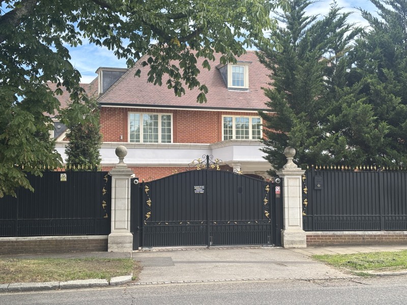 U.K. Prosecutors Freeze $33M London Mansion