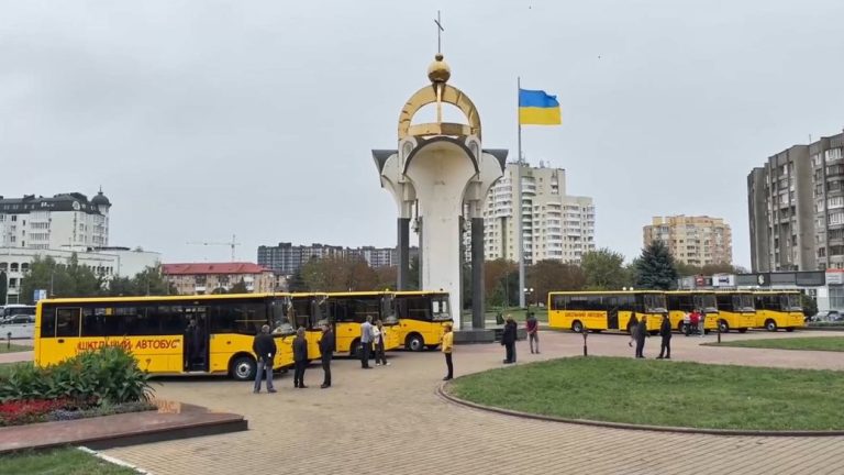 Волинське обласне управління освіти замовило 18 шкільних автобусів на понад 70 мільйонів гривень 